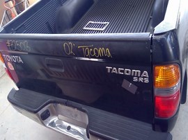 2002 TOYOTA TACOMA, BLACK, SR5, EXTD CAB, 2.4L, AT, 2WD,  Z25013